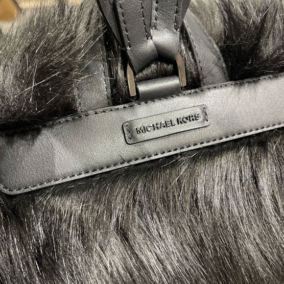 MICHAEL MICHAEL KORS Quinn Medium Flap Faux Fur Backpack
Black 
NWT - Picture 14 of 16